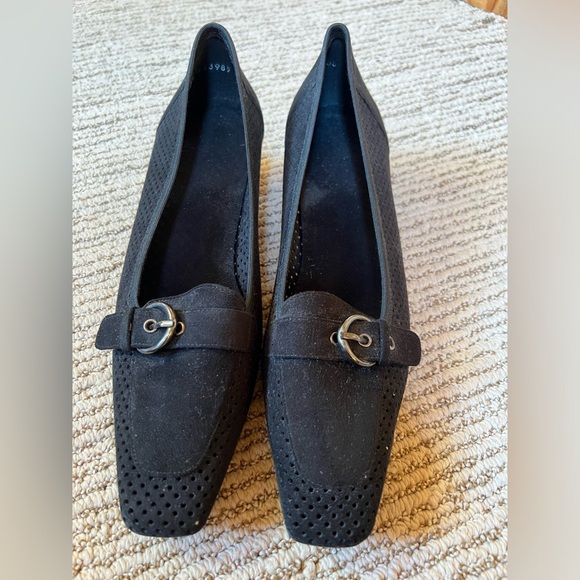 Like new (worn once) black heel - Picture 2 of 4